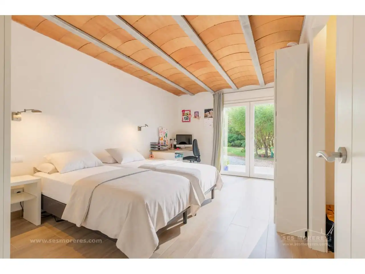 Dormitori de Finca rústica en venda en Ciutadella de Menorca amb Calefacció, Jardí privat i Terrassa
