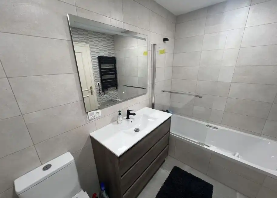 Baño de Apartamento en venta en Estepona con Aire acondicionado, Calefacción y Terraza