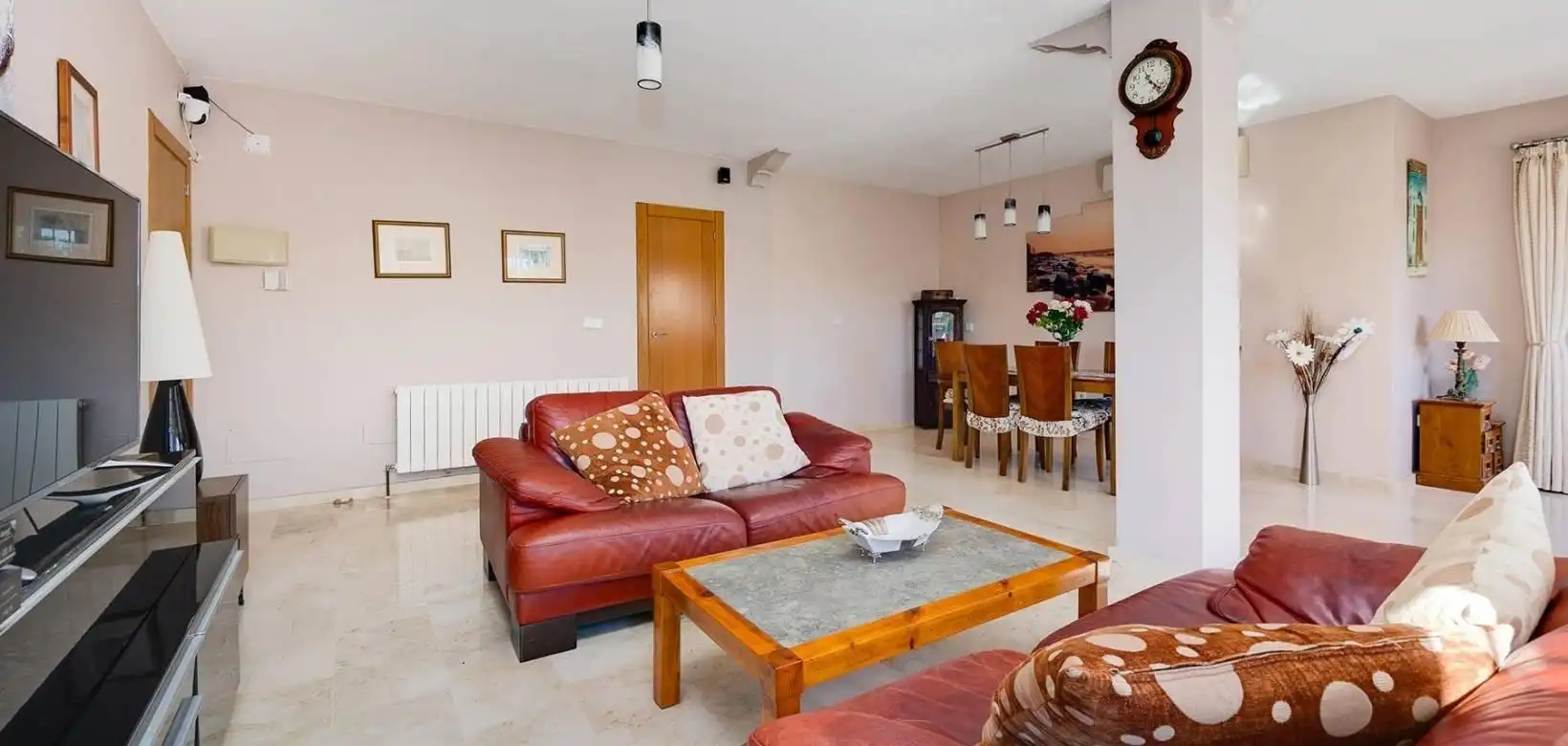 Sala d'estar de Casa o xalet en venda en Orihuela amb Aire condicionat, Calefacció i Jardí privat