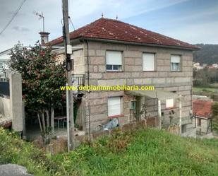 Exterior view of House or chalet for sale in Cangas   with Parquet flooring, Terrace and Storage room