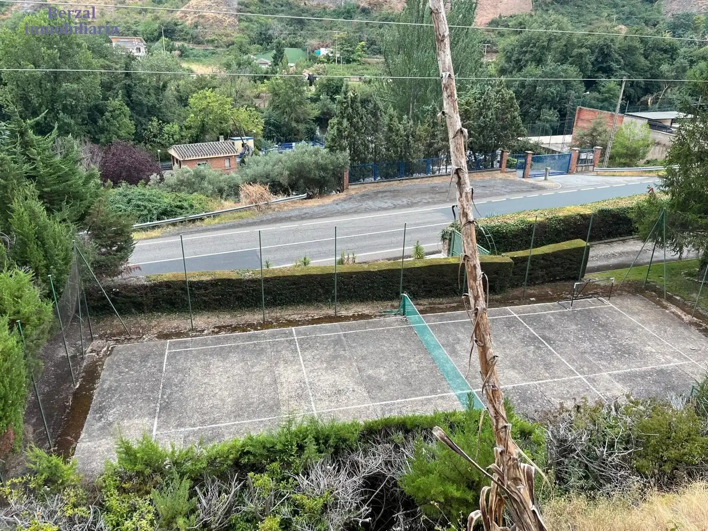 Aparcament de Casa o xalet en venda en Sorzano amb Jardí privat, Terrassa i Traster