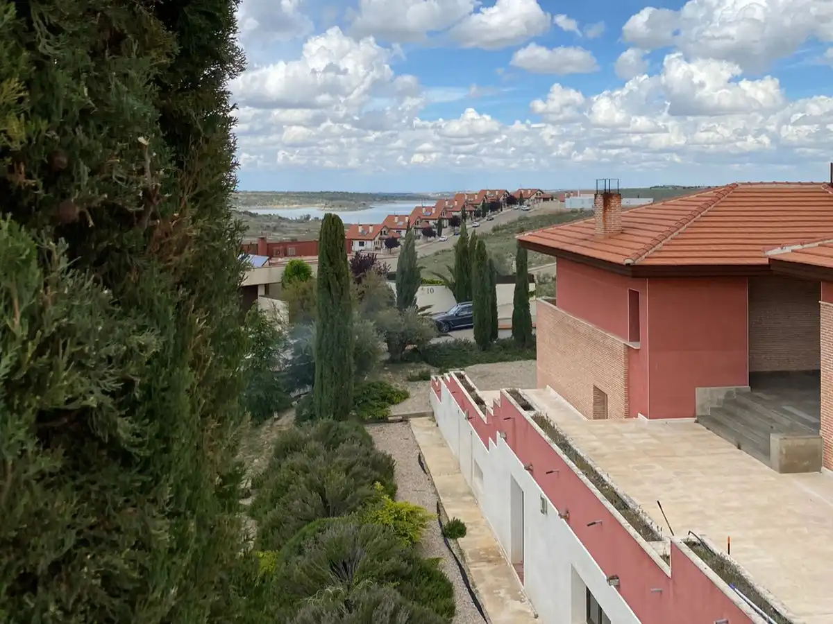Vista exterior de Casa o xalet en venda en Layos amb Aire condicionat, Calefacció i Jardí privat