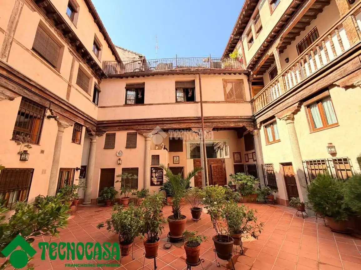 Vista exterior de Piso en venta en Toledo con Calefacción