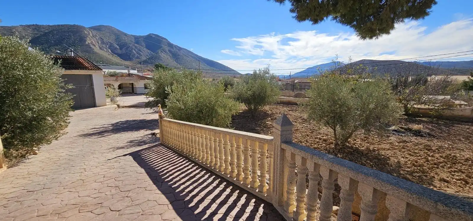 Vista exterior de Casa o chalet en venta en Algueña con Aire acondicionado, Calefacción y Jardín privado