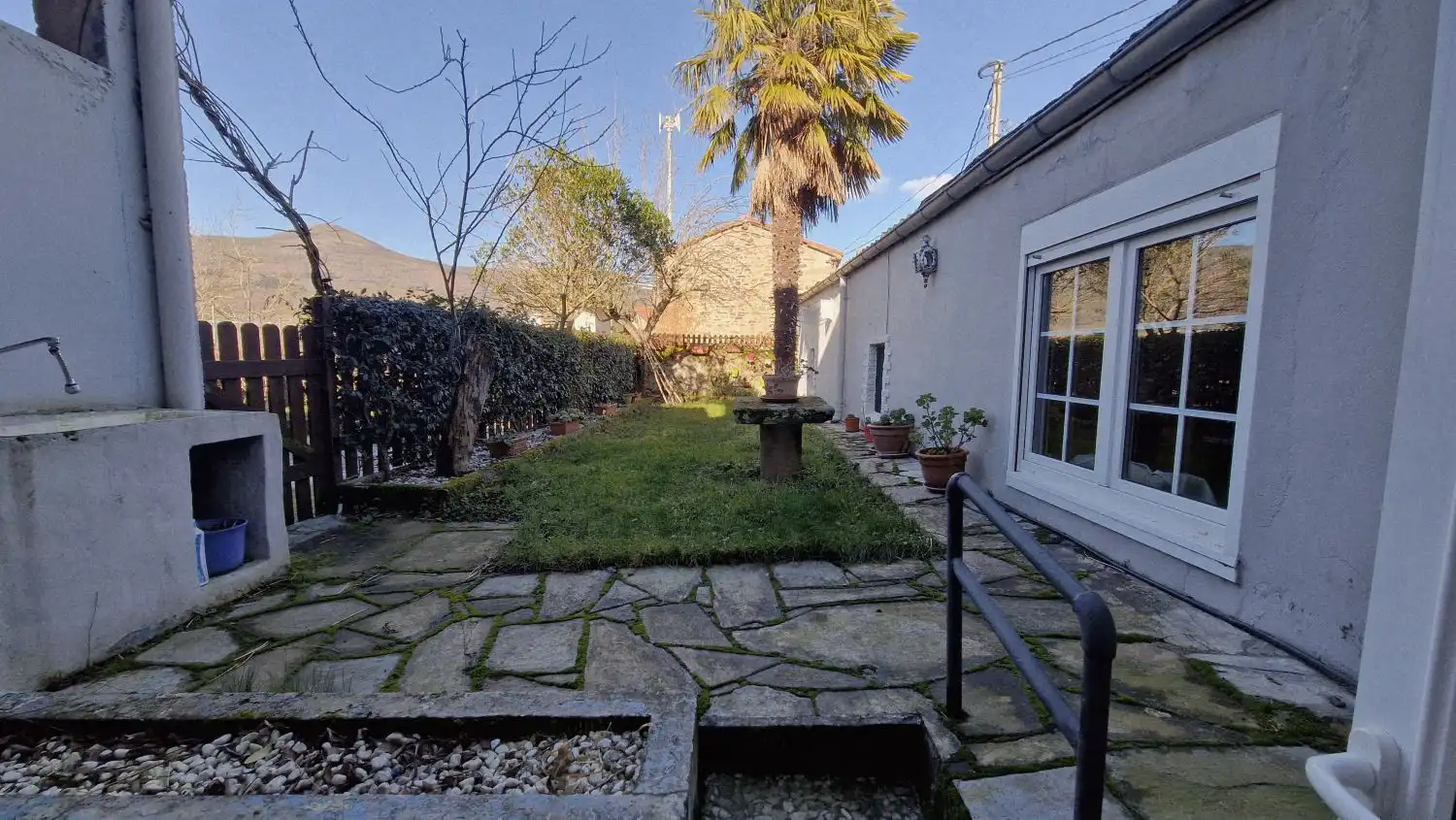 Jardí de Casa o xalet en venda en Molledo amb Calefacció, Terrassa i Traster