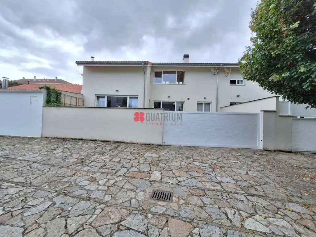 Adosado con jardín en alquiler en Rúa do Escultor Ferreiro, imagen 52
