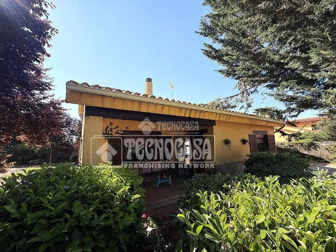 Vista exterior de Casa o xalet en venda en Arcas del Villar amb Calefacció, Jardí privat i Traster