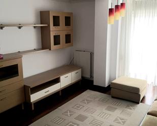 Sala d'estar de Pis en venda en Camargo amb Calefacció, Jardí privat i Terrassa