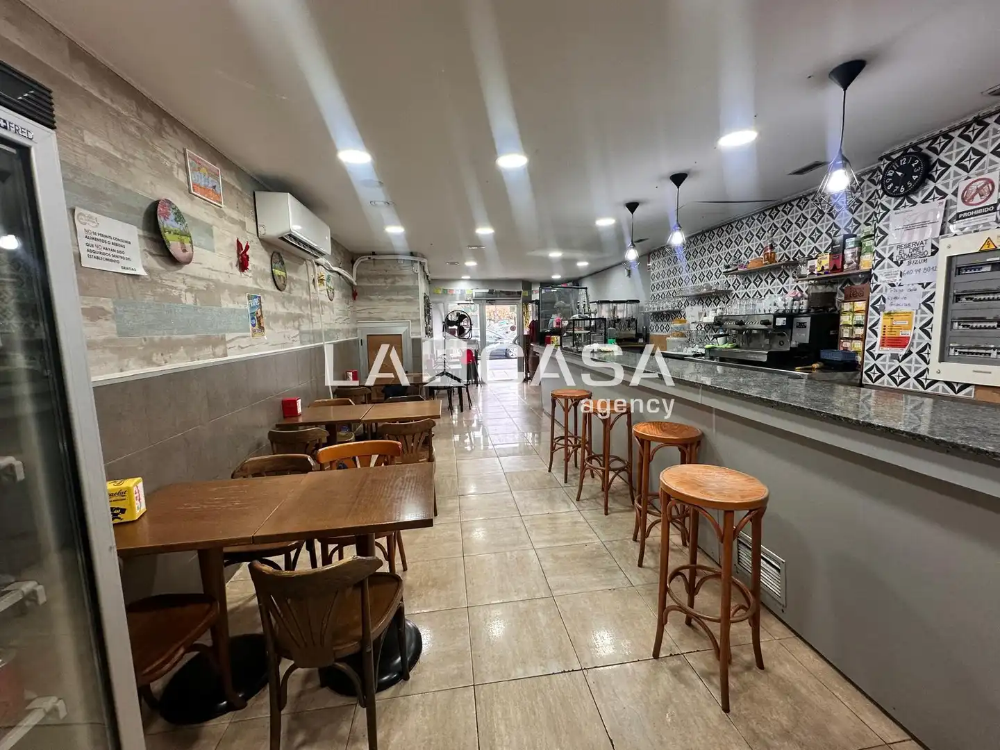 Locale commerciale in cessione a Canovelles