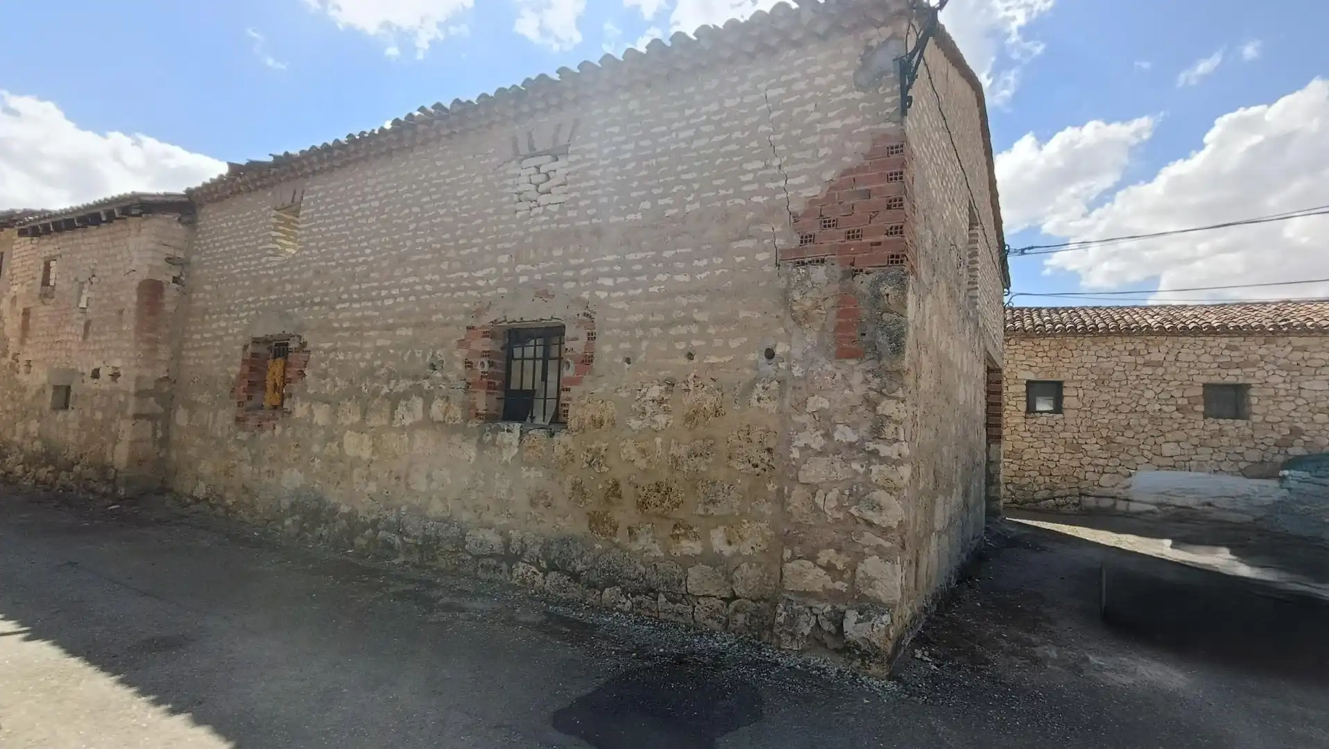 Vista exterior de Casa o chalet en venta en Modúbar de la Emparedada
