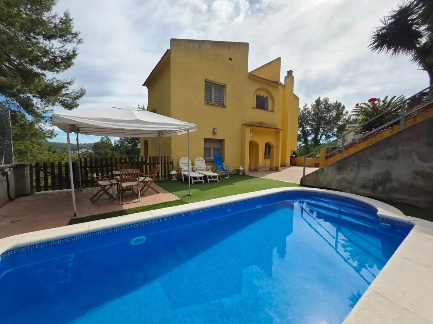 Piscina de Casa o chalet en venta en Vallirana con Calefacción, Jardín privado y Terraza