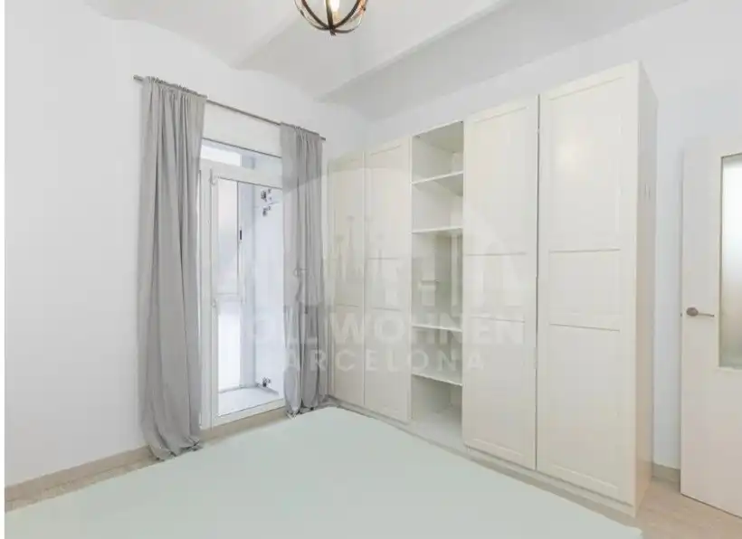 Habitación de Piso en venta en Barcelona con Terraza, Amueblado y Balcón