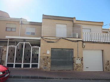 Casa aparellada en venda a C/ Escultor Francisco Salzillo