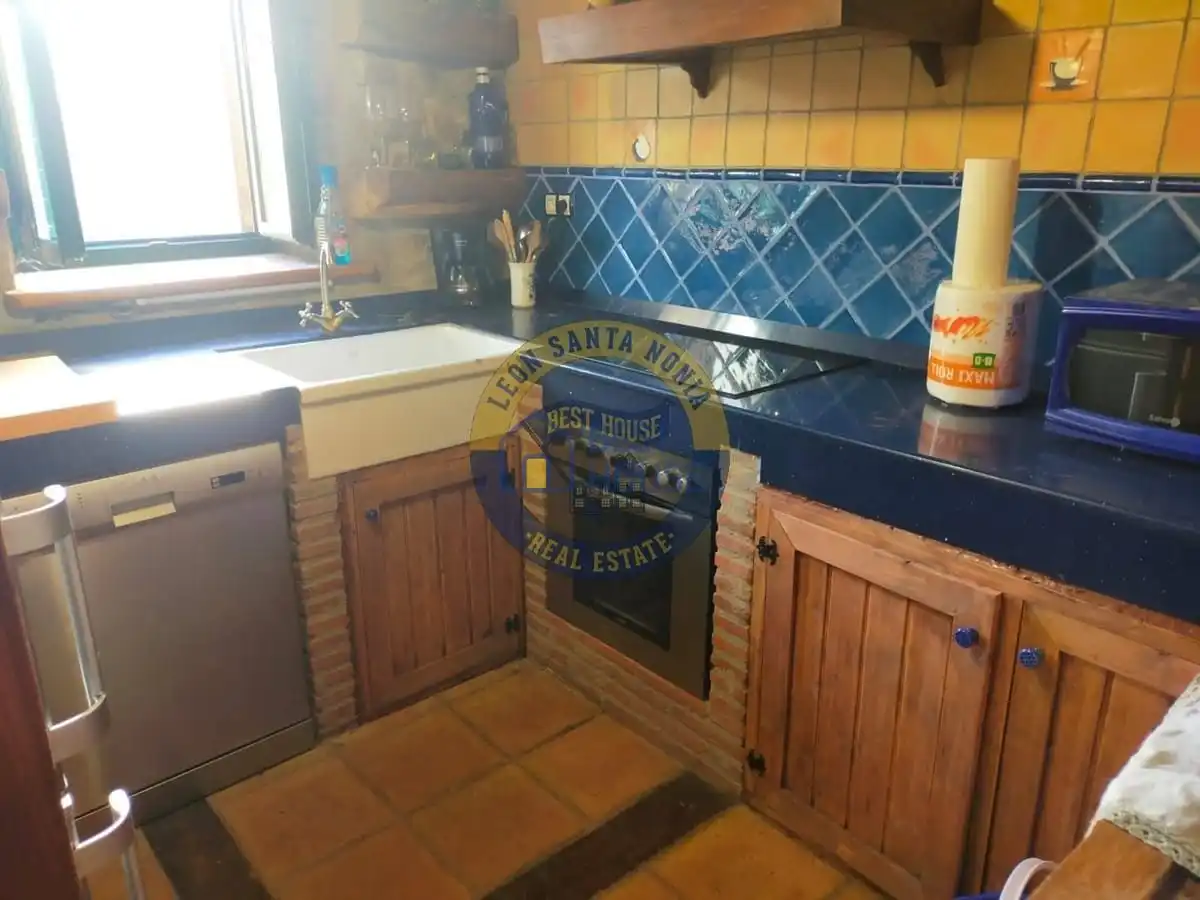Cocina de Finca rústica en venta en Boca de Huérgano con Calefacción, Parquet y Amueblado