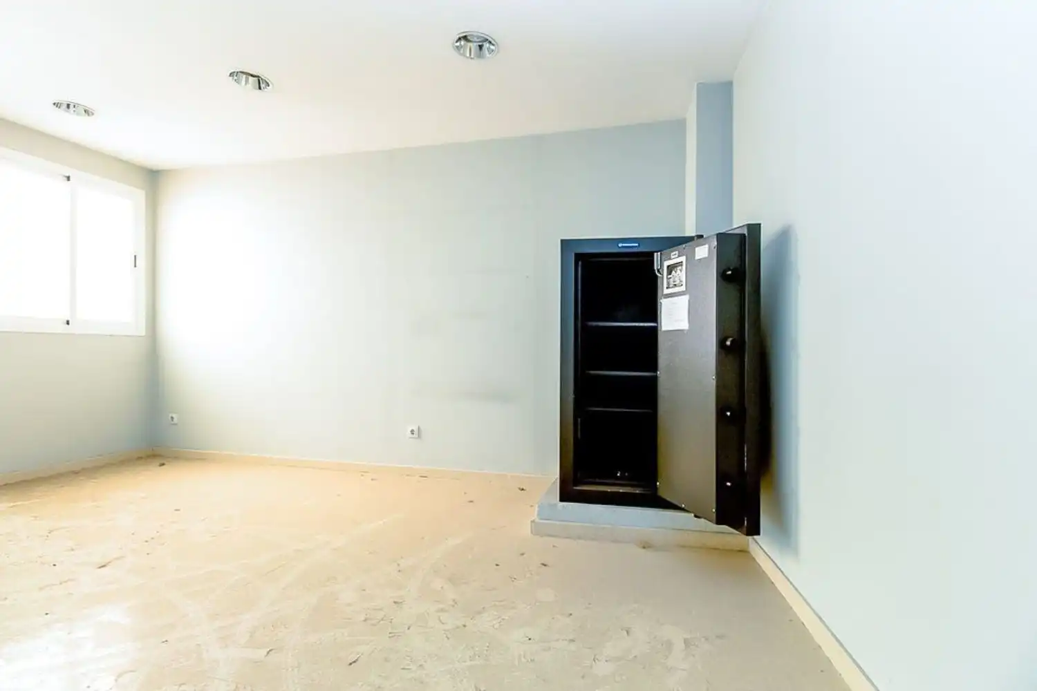 Commercial properties for sale in Ciudad Real  with Air Conditioner
