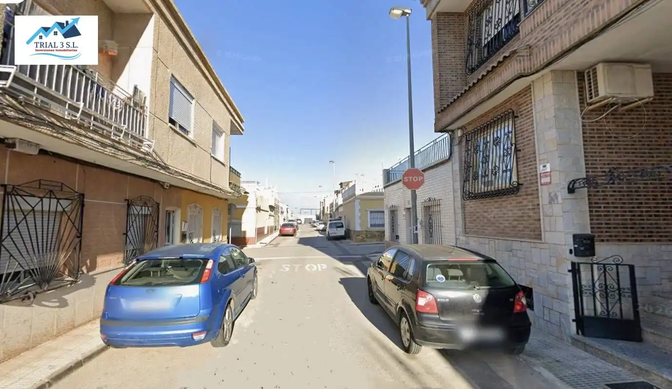 Flat with terrace for sale in Calle MALAGA - LOS BARREROS