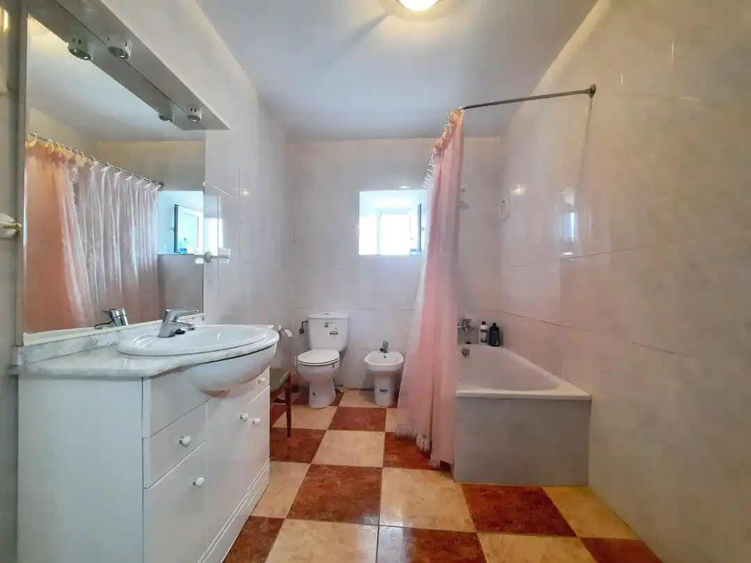 Bathroom of Houses for sale in Alía  with Balcony