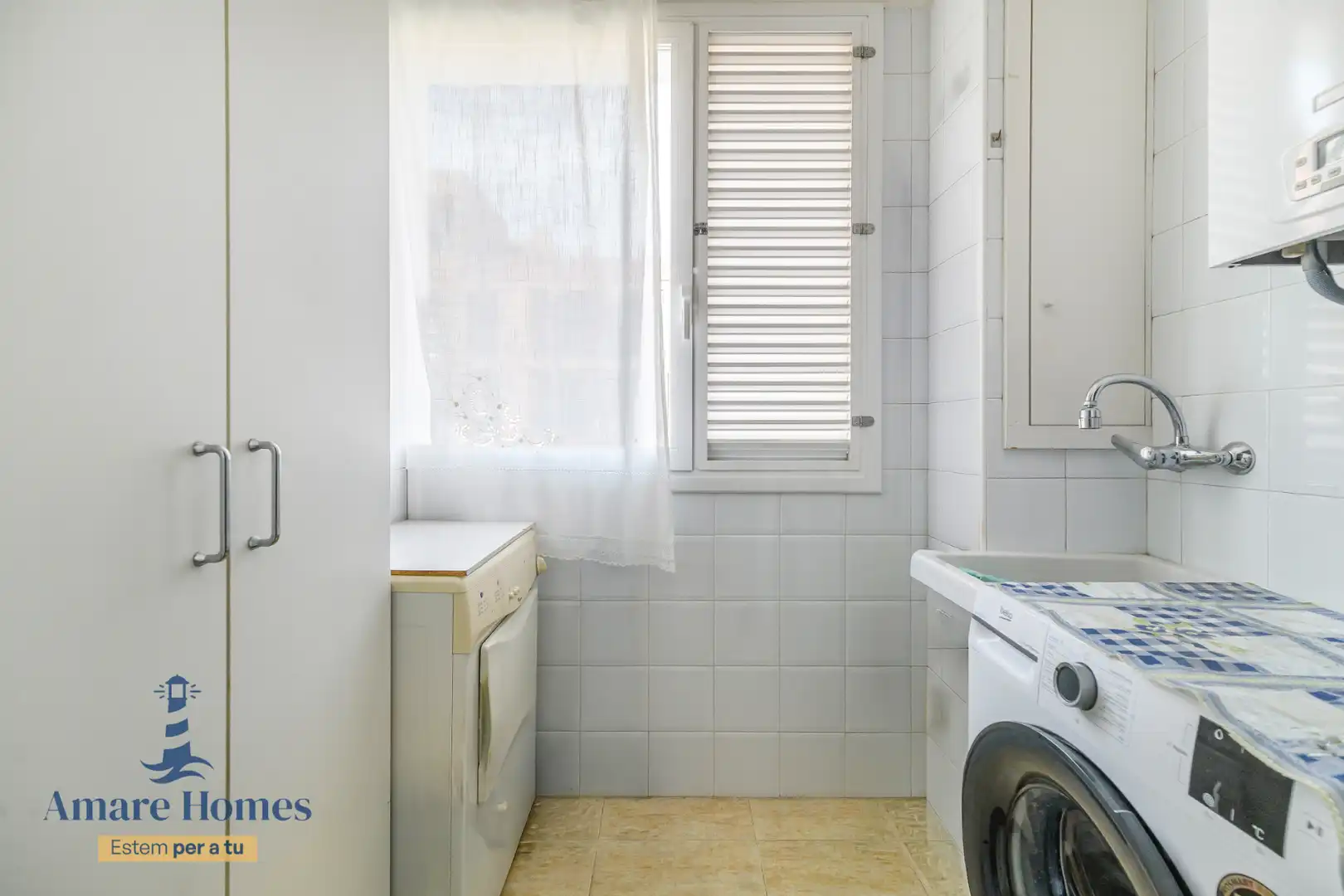 Bathroom of Flat for sale in Gavà  with Air Conditioner, Heating and Terrace
