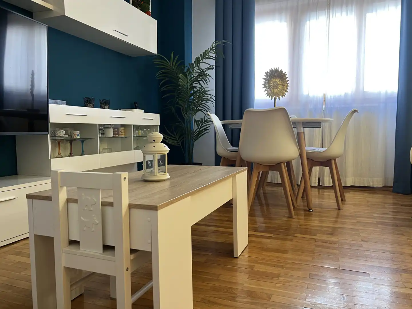 Menjador de Pis en venda en Sabiñánigo amb Calefacció, Parquet i Terrassa