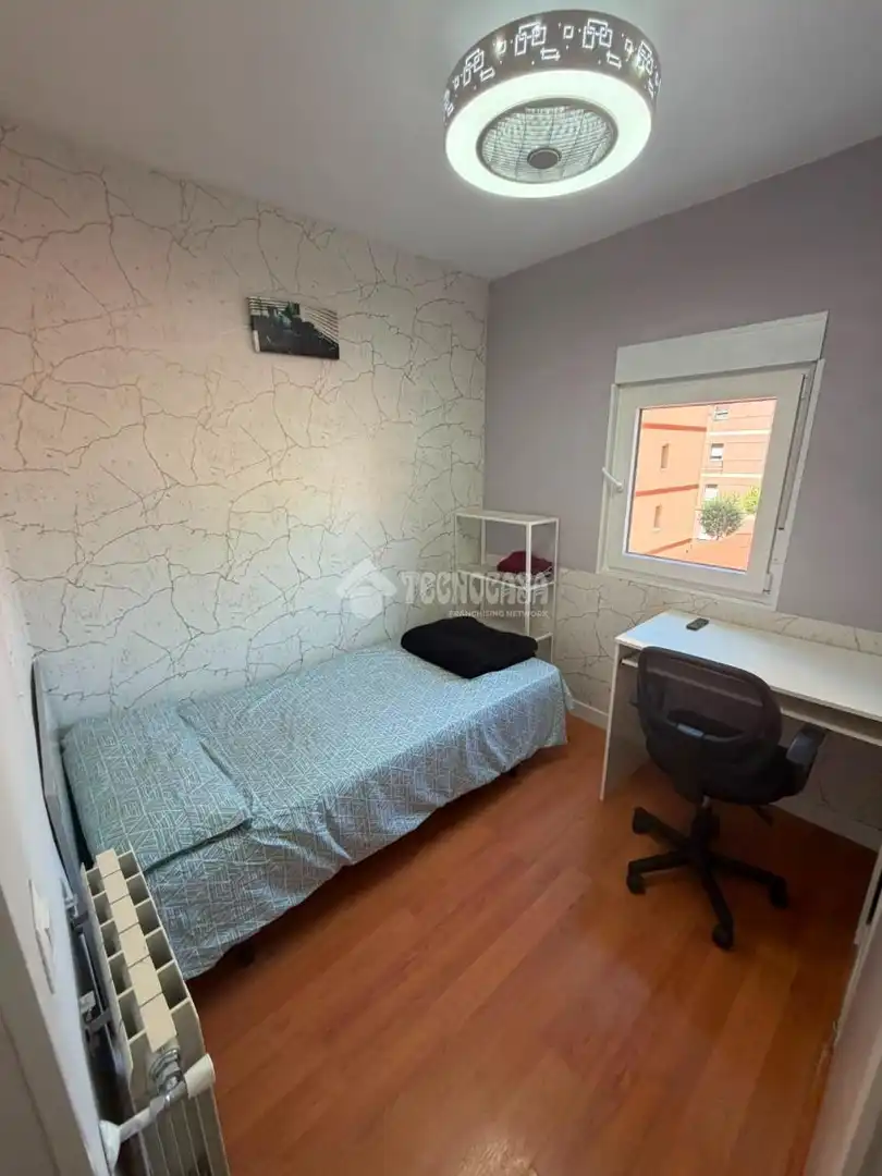 Bedroom of Flat for rent in Getafe  with Air Conditioner, Heating and Furnished