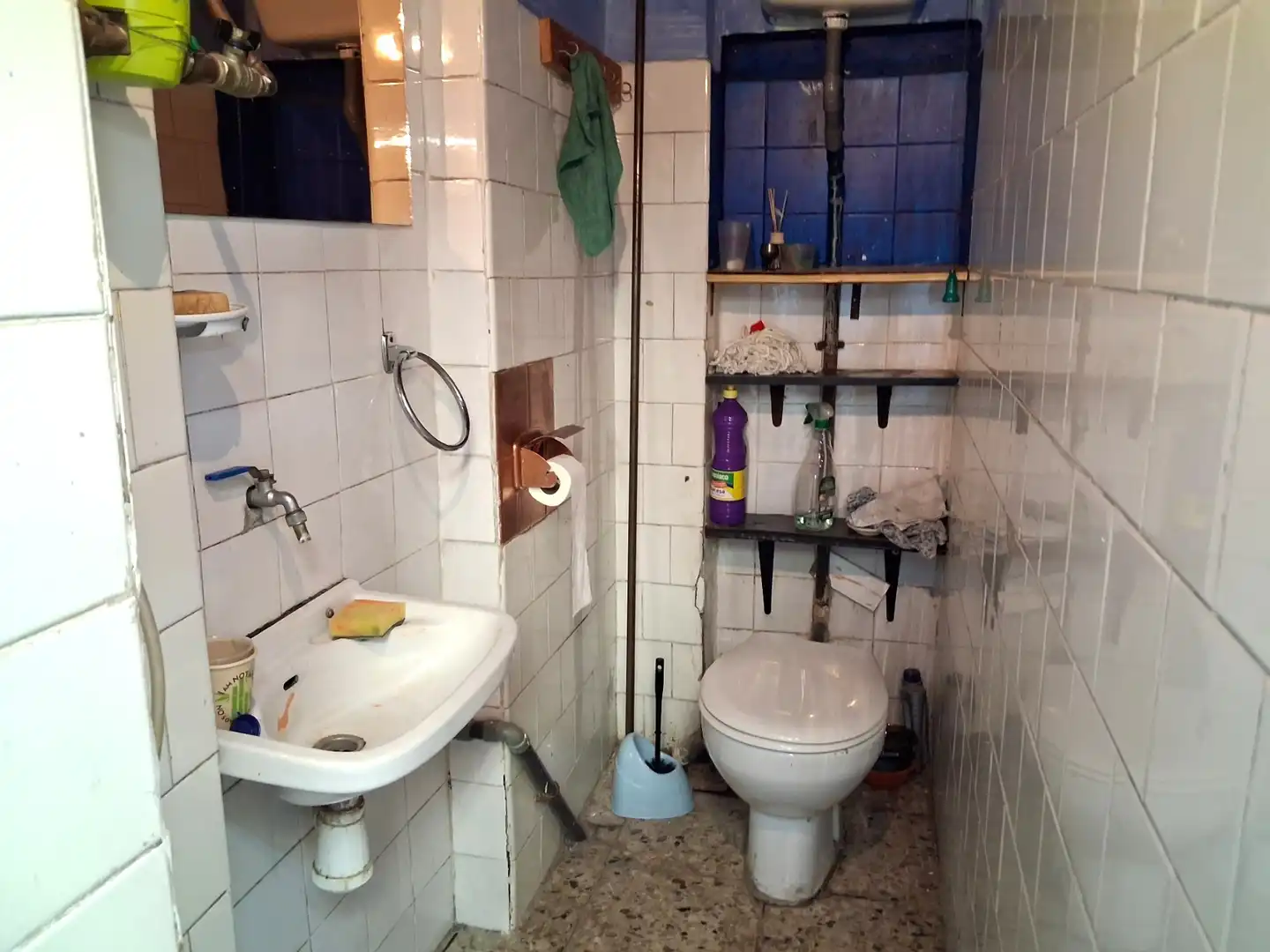 Bathroom of Commercial properties for rent in Zaragoza  with Air Conditioner, Furnished and Alarm