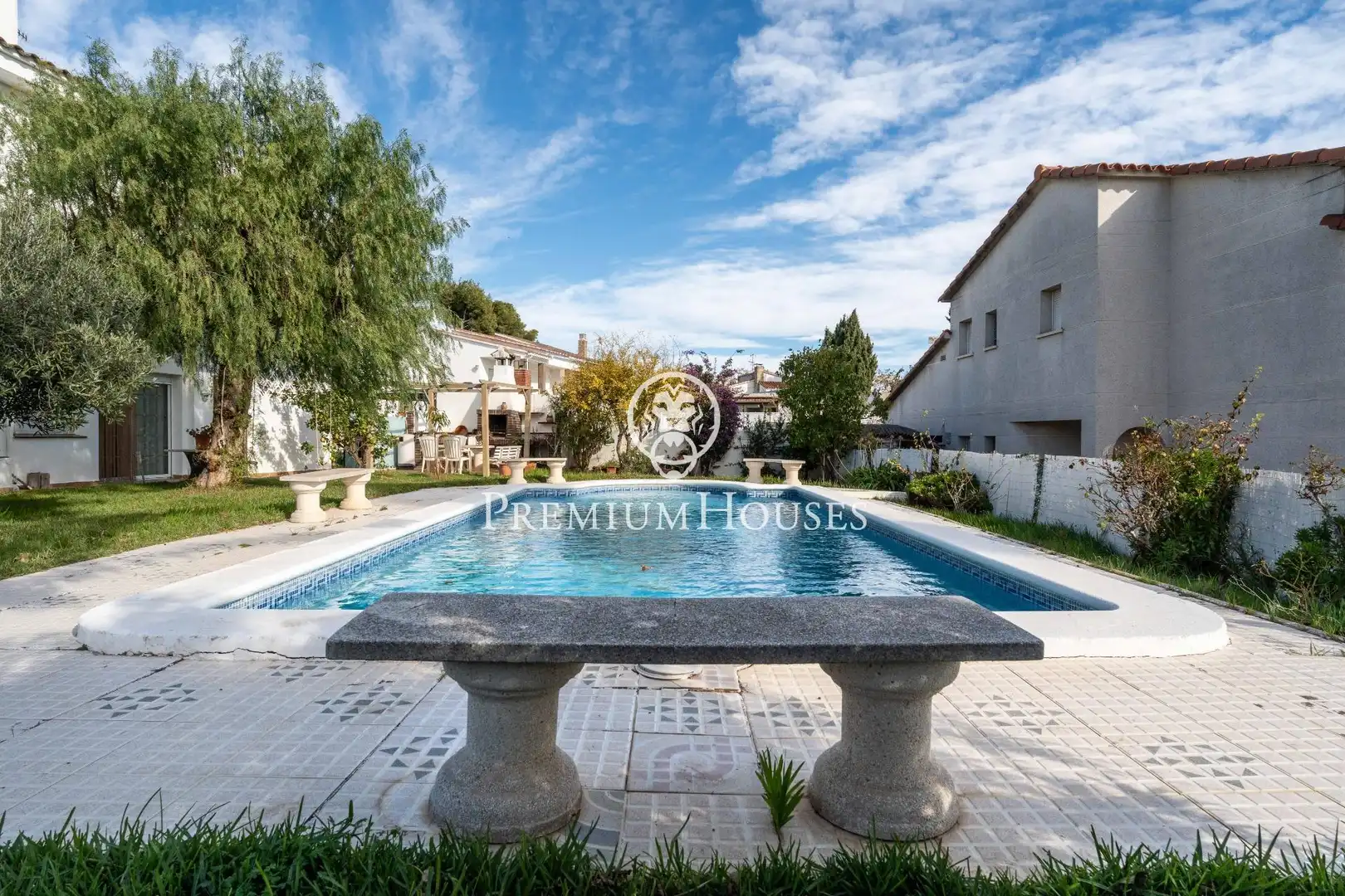 Piscina de Casa o xalet en venda en Vilanova i la Geltrú amb Calefacció, Jardí privat i Terrassa