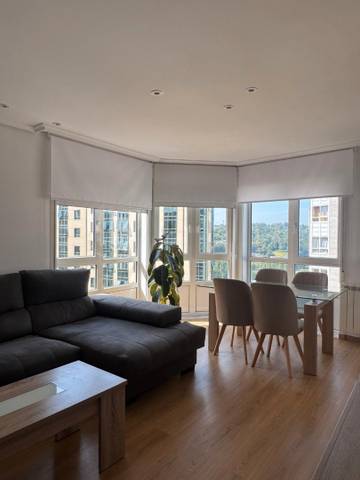 Piso en Alquiler en Ronda do Carme, 10 en Recatelo - O Carme