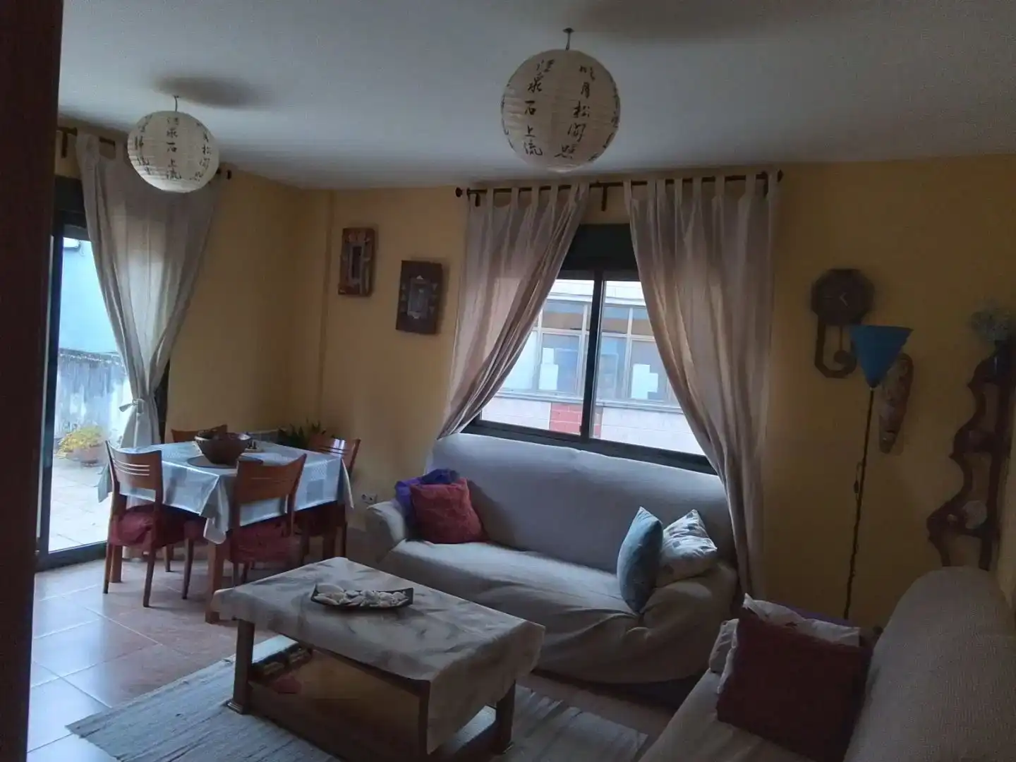 Sala de estar de Piso en venta en Monterroso con Parquet, Trastero y Amueblado