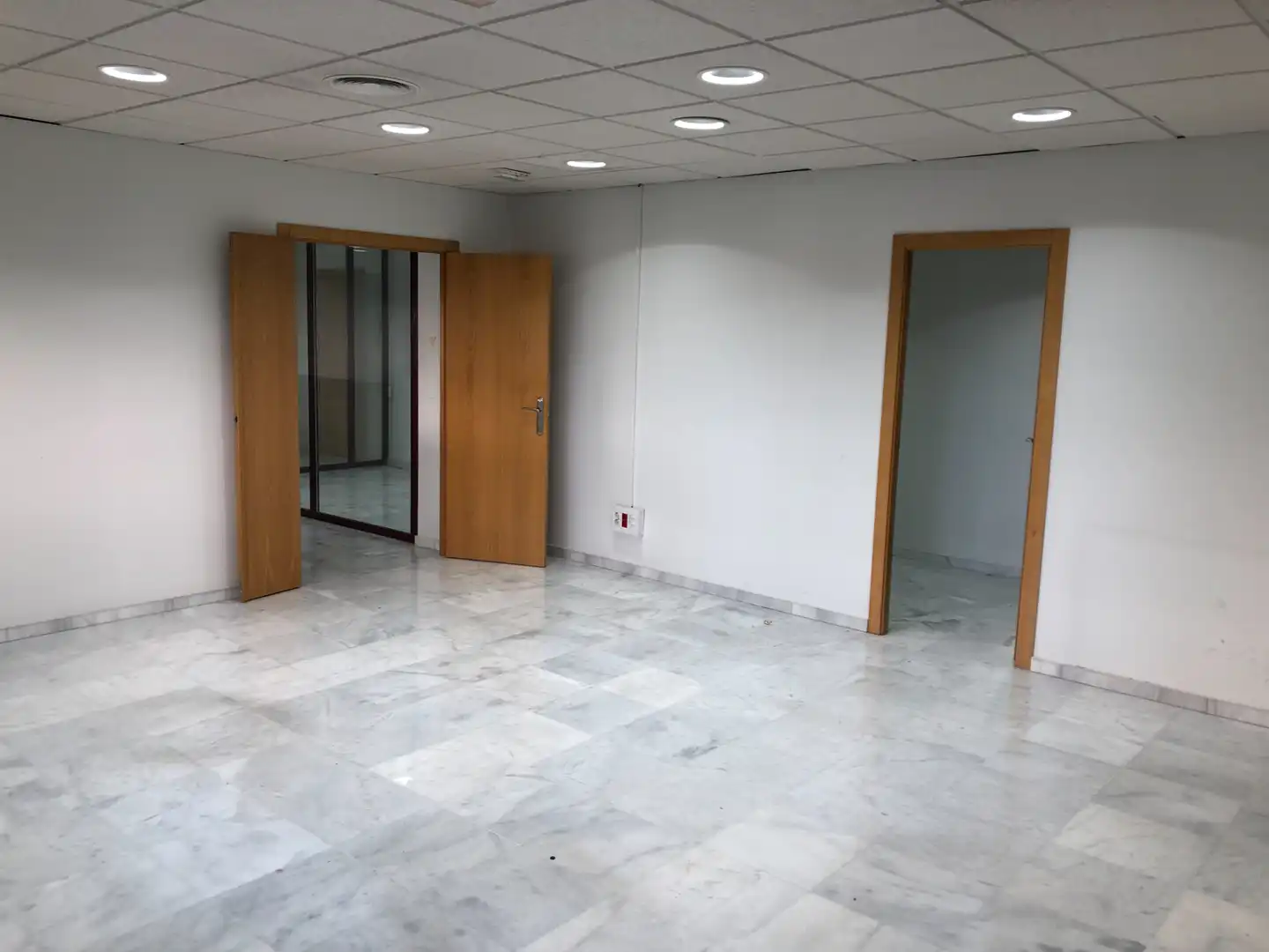 Office for sale in  Jaén Capital  with Air Conditioner and Furnished