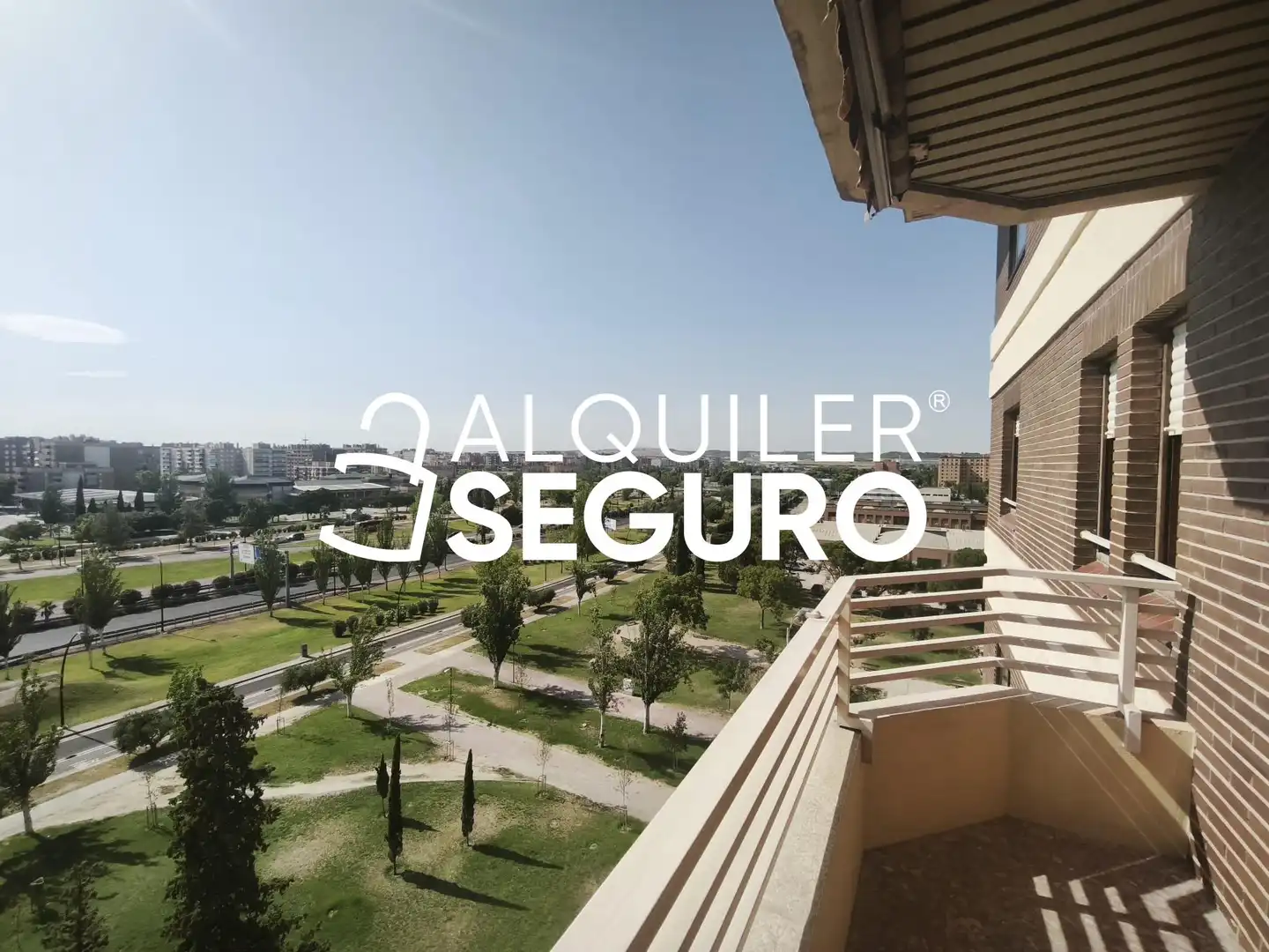 Außenansicht von Wohnung zur Miete in Zaragoza mit Heizung, Terrasse und Abstellraum