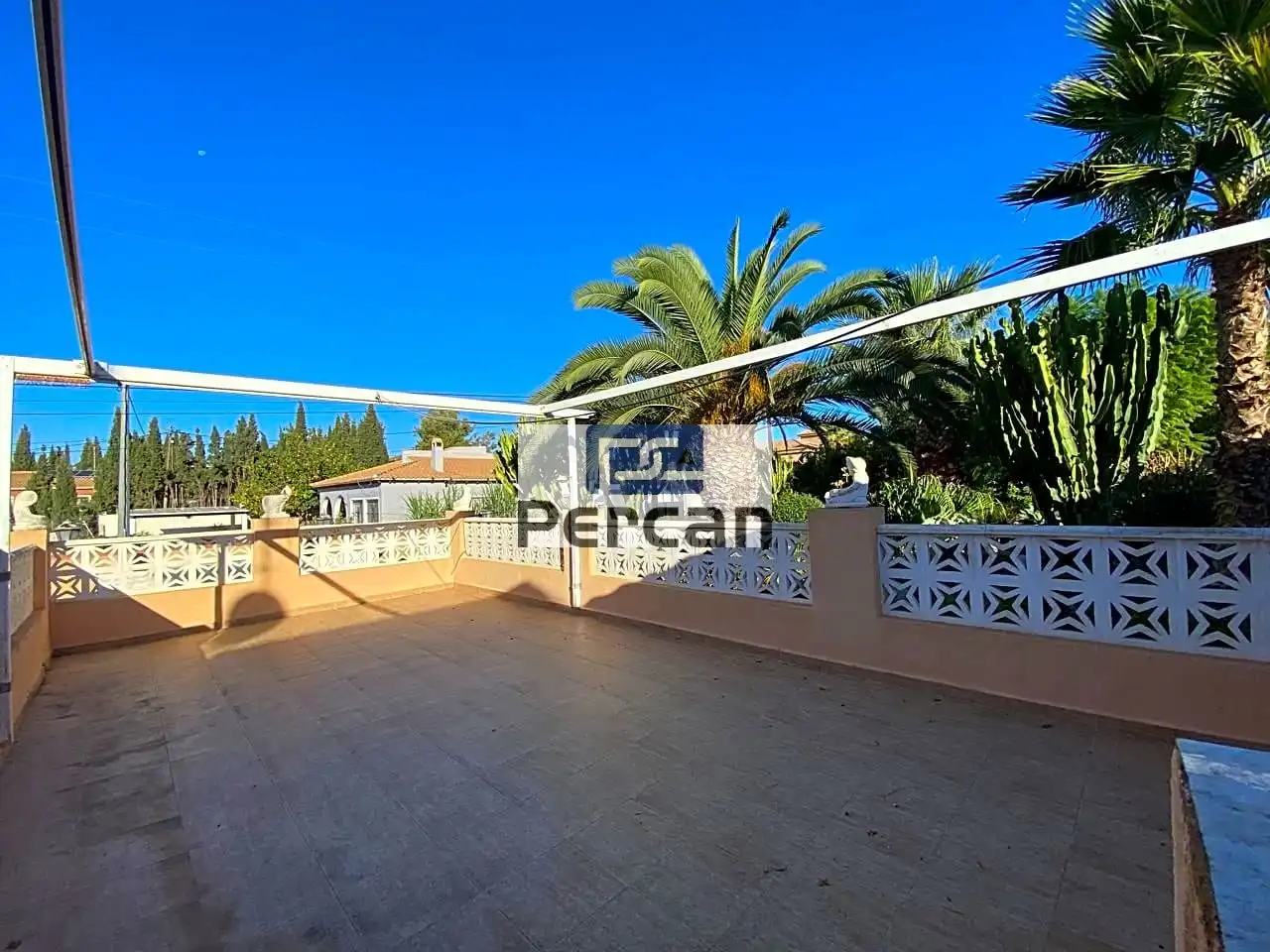 Vista exterior de Finca rústica en venta en El Campello con Jardín privado, Terraza y Trastero