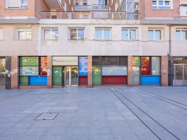 Local comercial en alquiler en Sabino Arana Etorbidea 49