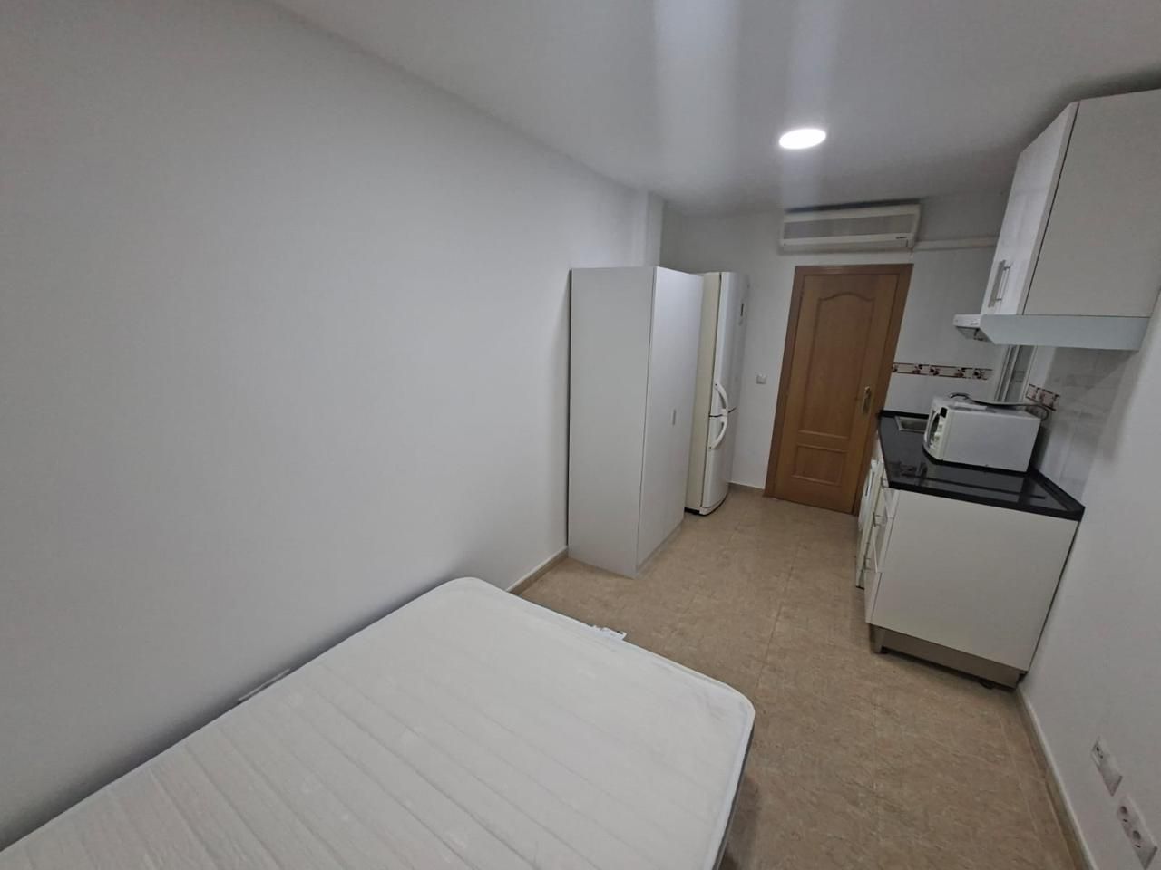 Dormitori de Estudi de lloguer en  Madrid Capital amb Aire condicionat, Calefacció i Moblat