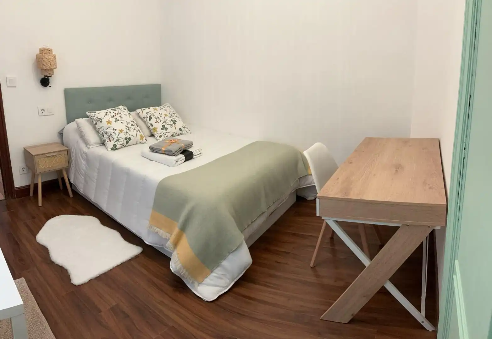Bedroom of Flat for rent in Bilbao   with Heating, Furnished and Balcony