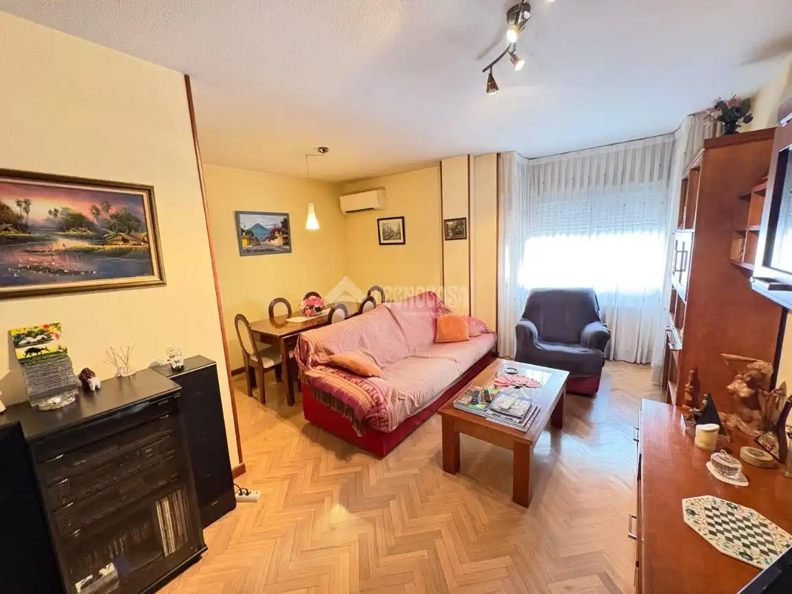Sala de estar de Piso en venta en Madrid con Aire acondicionado, Parquet y Piscina comunitaria
