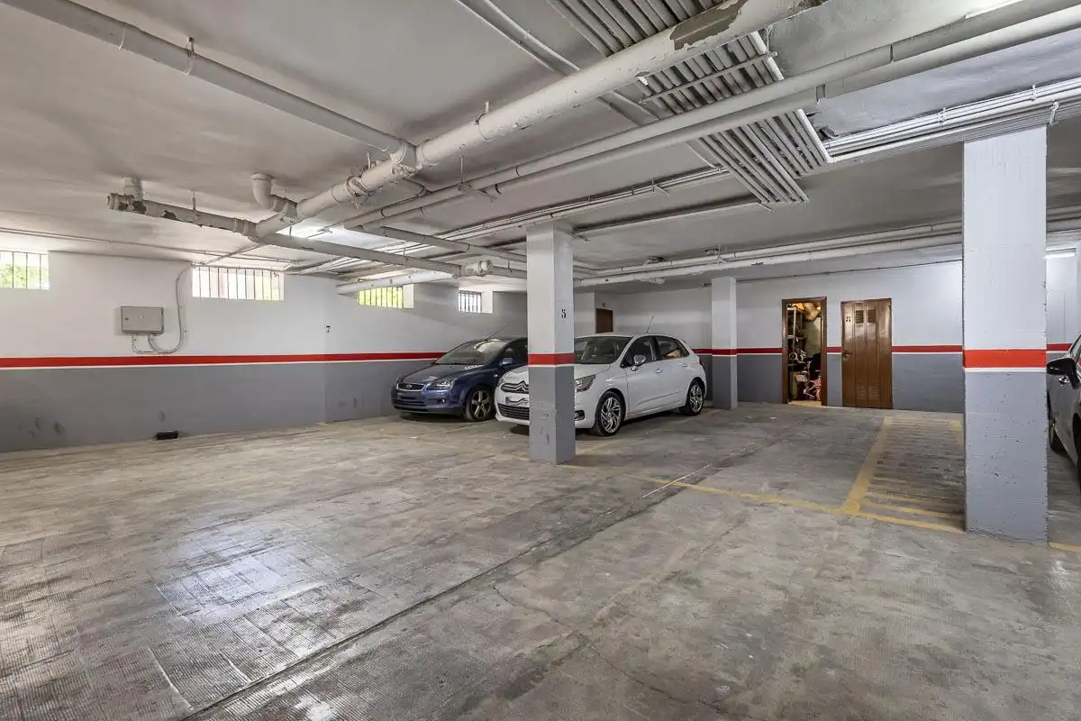 Parking of Flat for sale in Granada  with Air Conditioner, Heating and Terrace