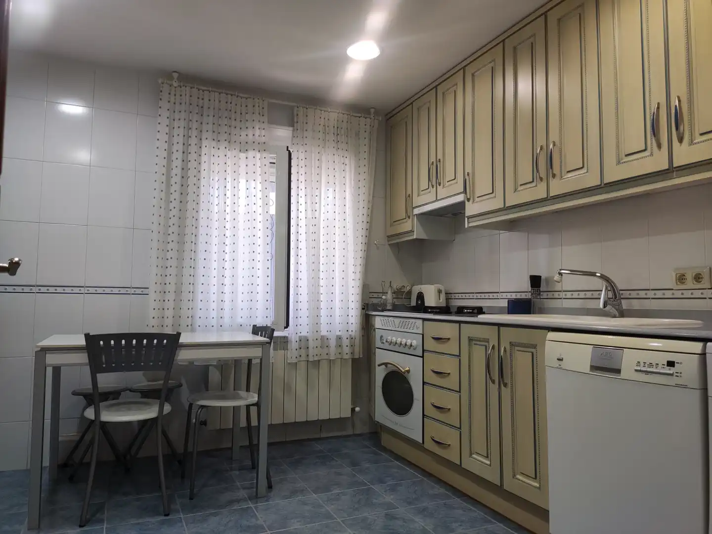 Cuina de Casa o xalet en venda en Ciudad Real amb Aire condicionat, Calefacció i Jardí privat