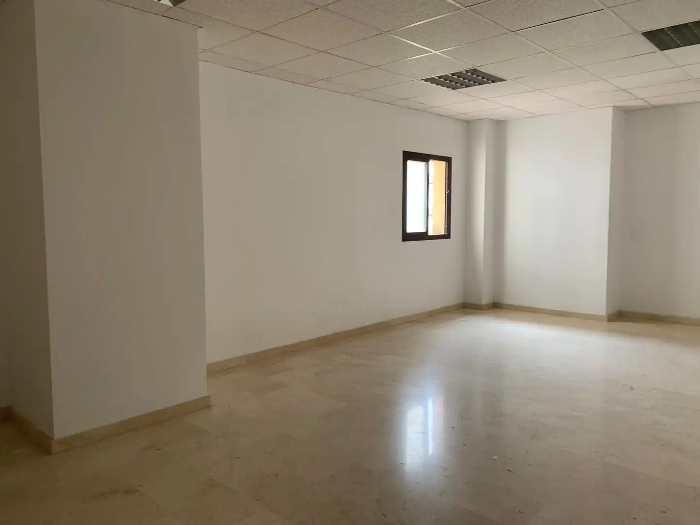 Oficina amb ascensor en venda a Este - Alcosa- Torreblanca