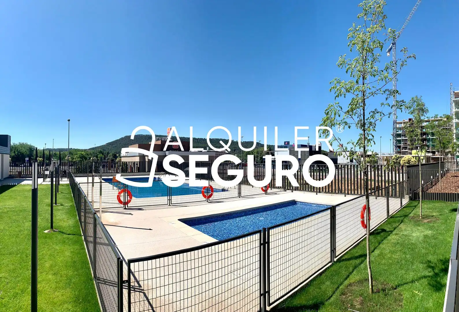 Piscina de Pis de lloguer en Alcalá de Henares amb Aire condicionat, Calefacció i Terrassa