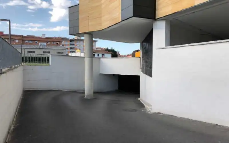 Parkplatz mit Aufzug zum Verkauf in C/ Plataforma Pro Autovía del Suroccidente, imagen 4