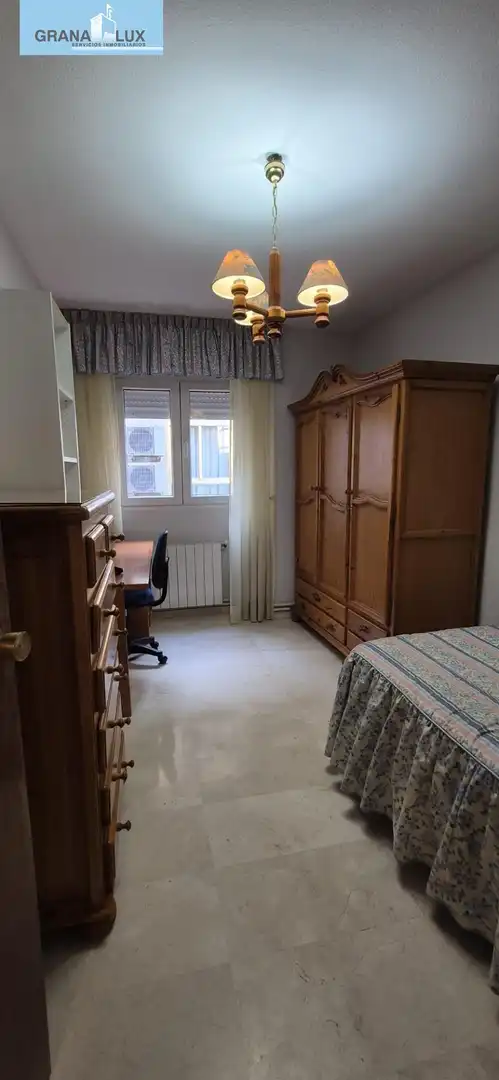 Bedroom of Flat for rent in Granada  with Heating, Furnished and Balcony