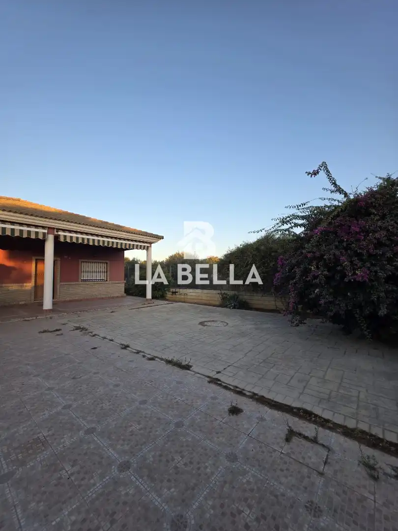 Casa o xalet en venda en Sevilla amb Aire condicionat, Jardí privat i Traster