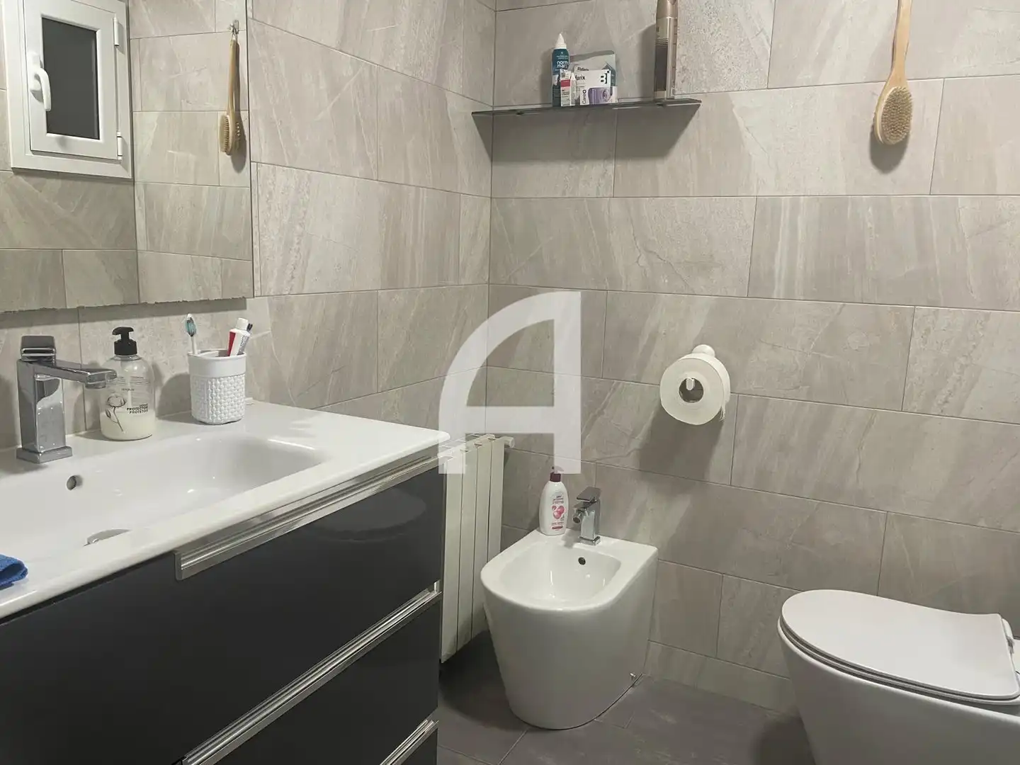 Bathroom of Flat for sale in Terrassa  with Air Conditioner, Heating and Terrace