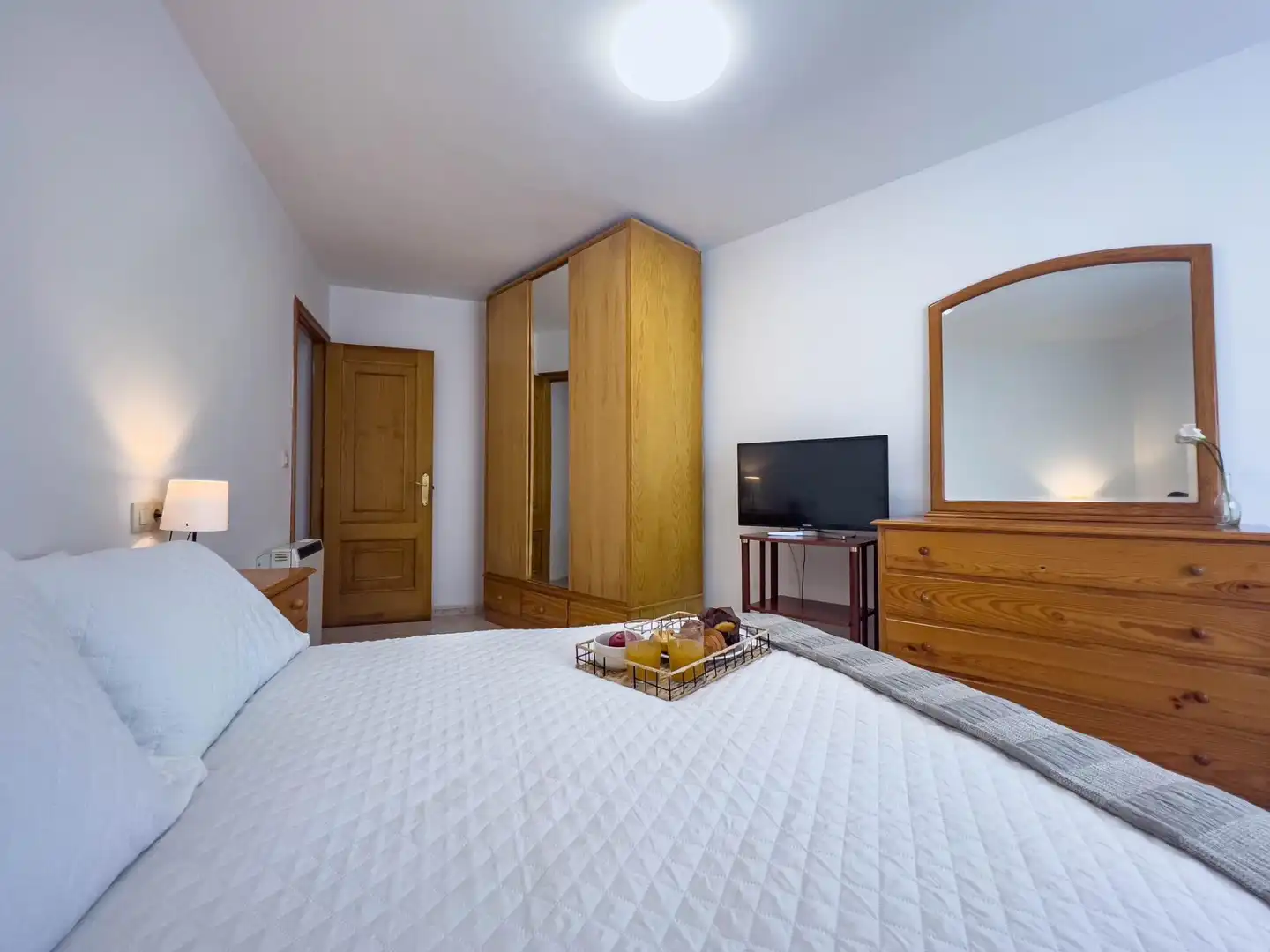 Schlafzimmer von Wohnung zur Miete in O Grove   mit Heizung