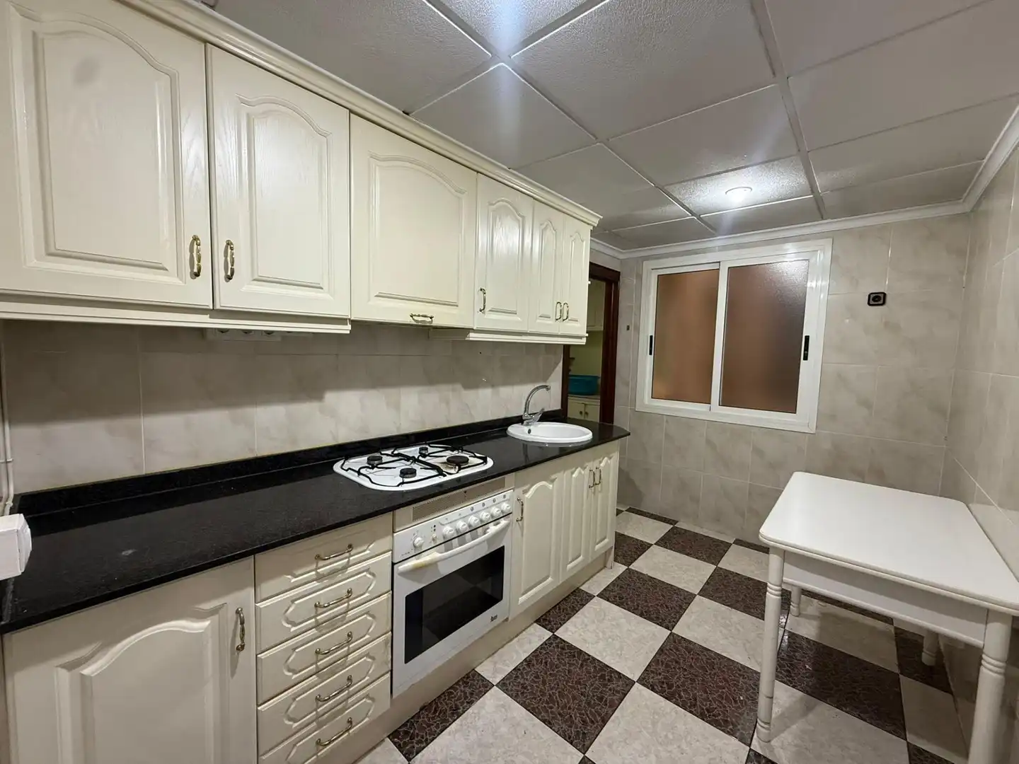 Cocina de Piso de alquiler en Elda con Aire acondicionado y Balcón