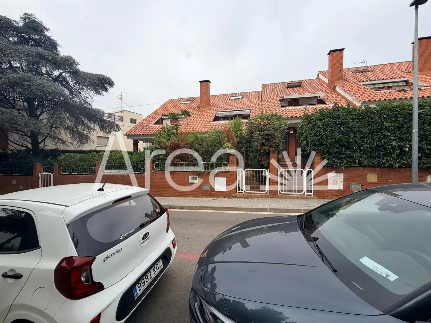 Vista exterior de Casa adosada en venda en Premià de Mar amb Jardí privat