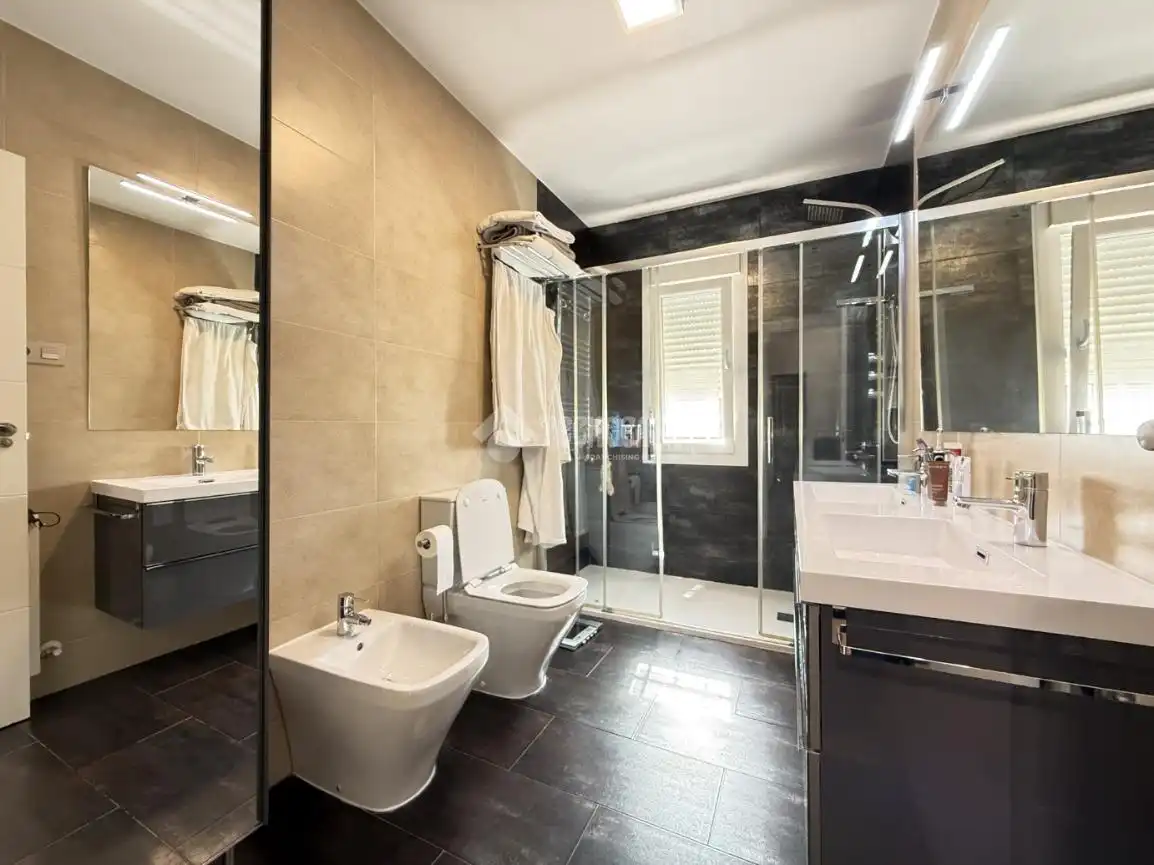 Bathroom of Detached homes for sale in Galapagar  with Heating, Private garden and Terrace