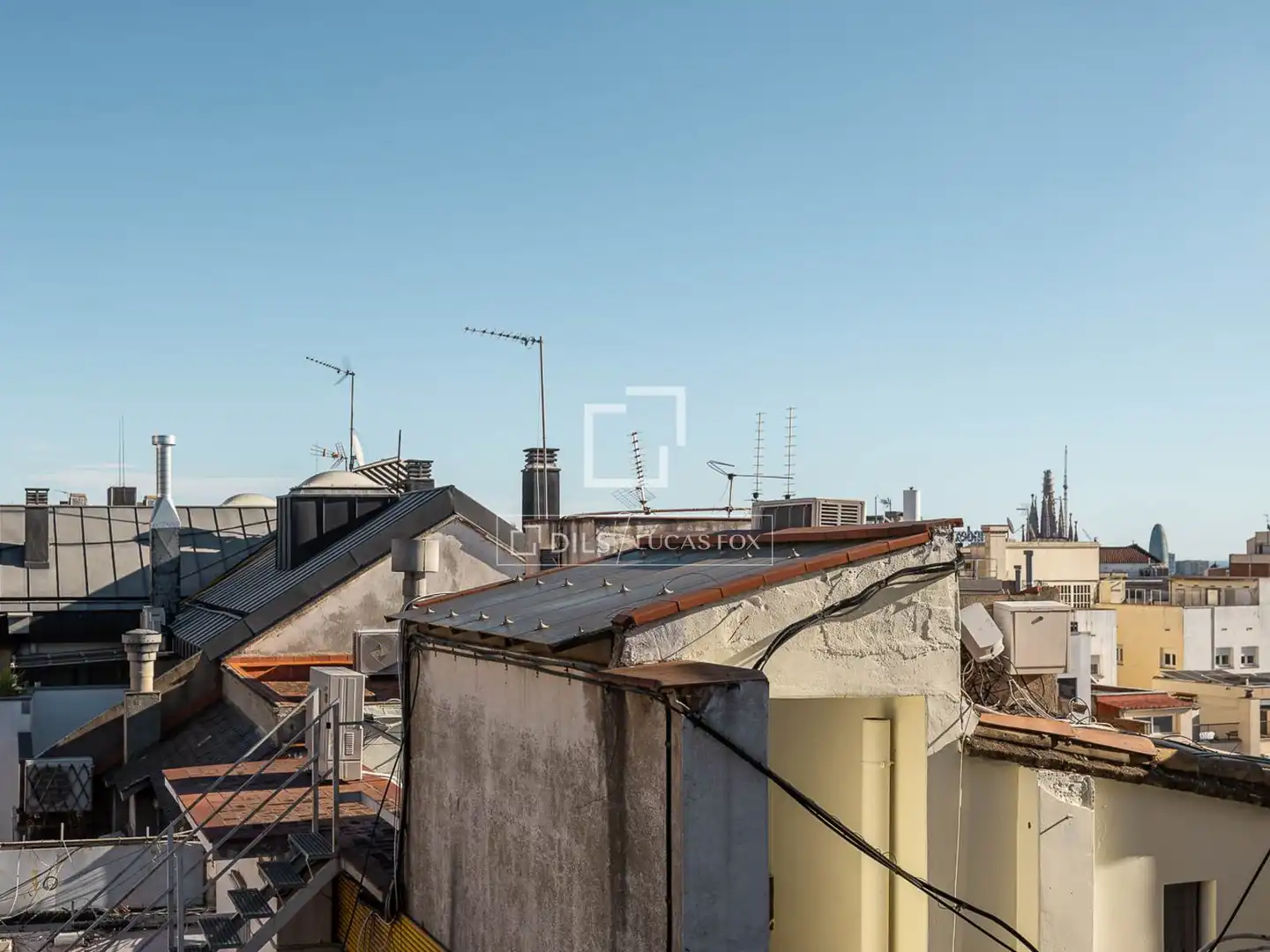 Außenansicht von Dachboden zum Verkauf in Barcelona mit Klimaanlage, Heizung und Terrasse