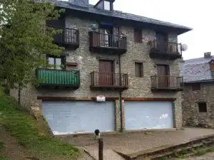 Vista exterior de Local en venda en La Vall de Boí