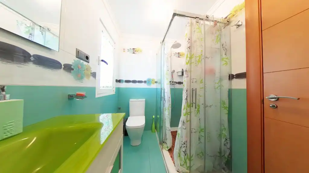 Baño de Ático en venta en Vélez-Málaga con Aire acondicionado, Terraza y Amueblado
